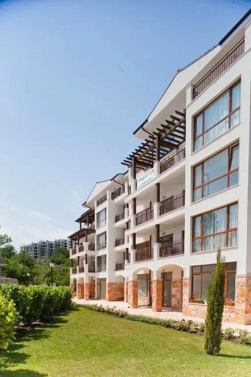 Апартамент Балчик Гардънс - Balchik Gardens Apartment