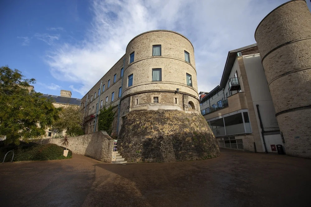 The Wren Beautiful Apartment inc parking