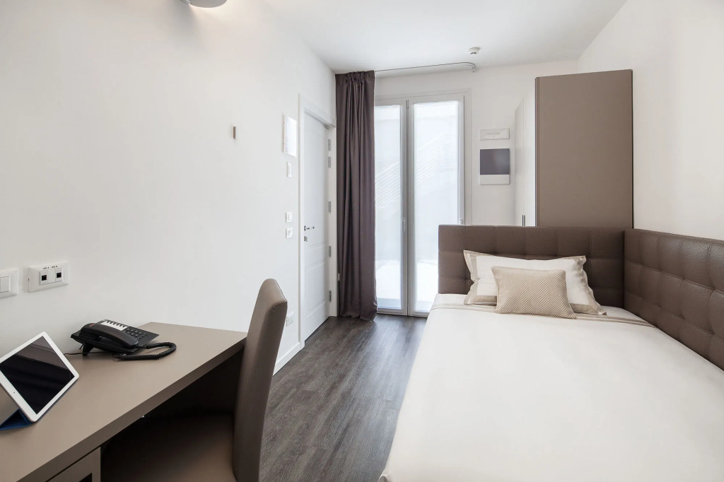 Отель Studio Inn Centrale & Milano Urban Padel