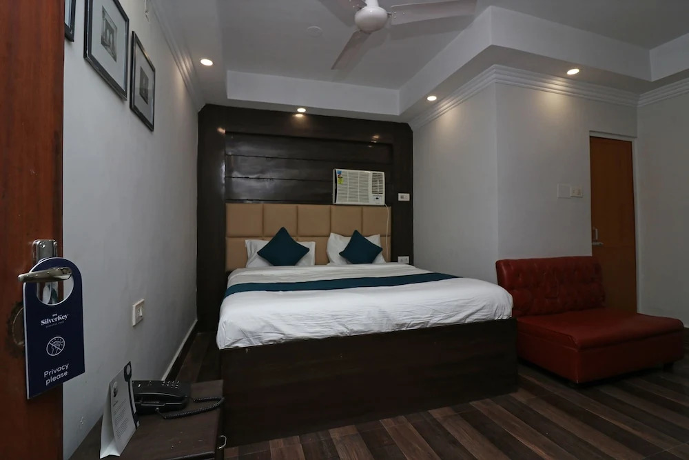 Silverkey Executive Stays 30334 Jaan Nagar Road