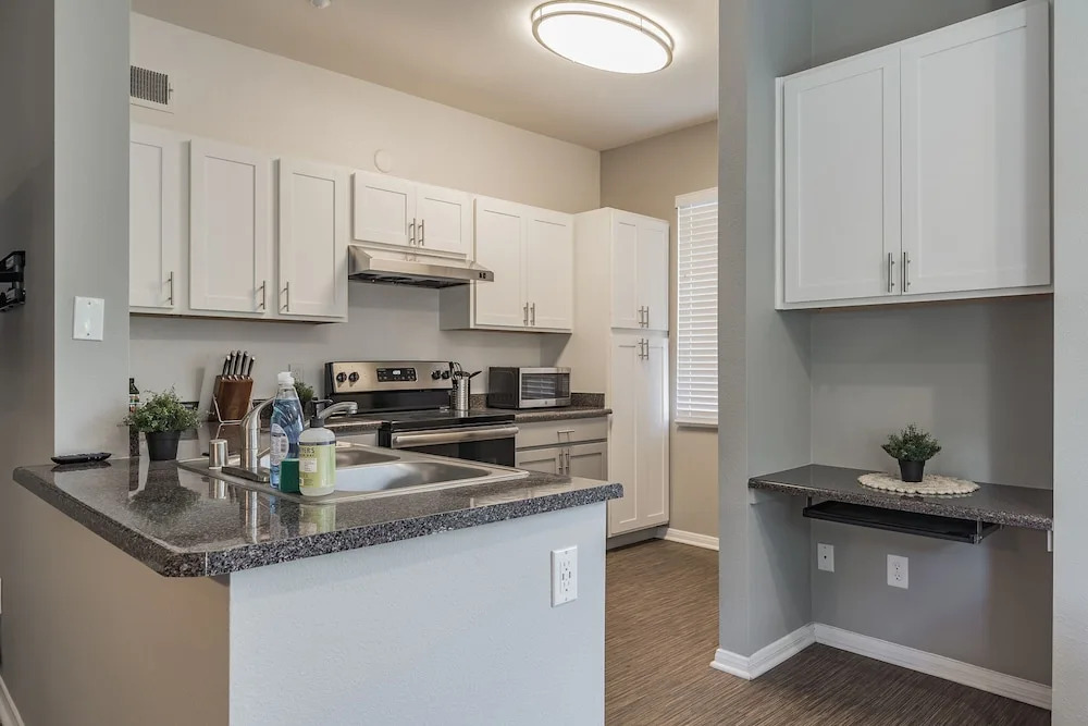 The Luxe Suites of Oceanside with Pool & Gym