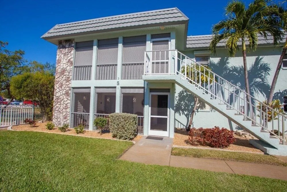 3045 #5A Fort Myers Beach - 2 Br Condo