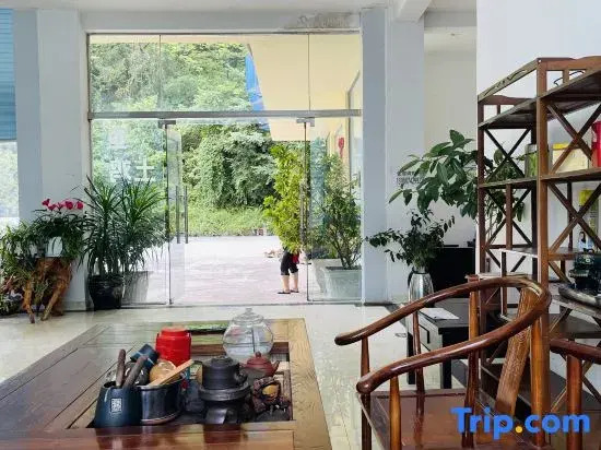 ShangriLa Yixin Ge Inn