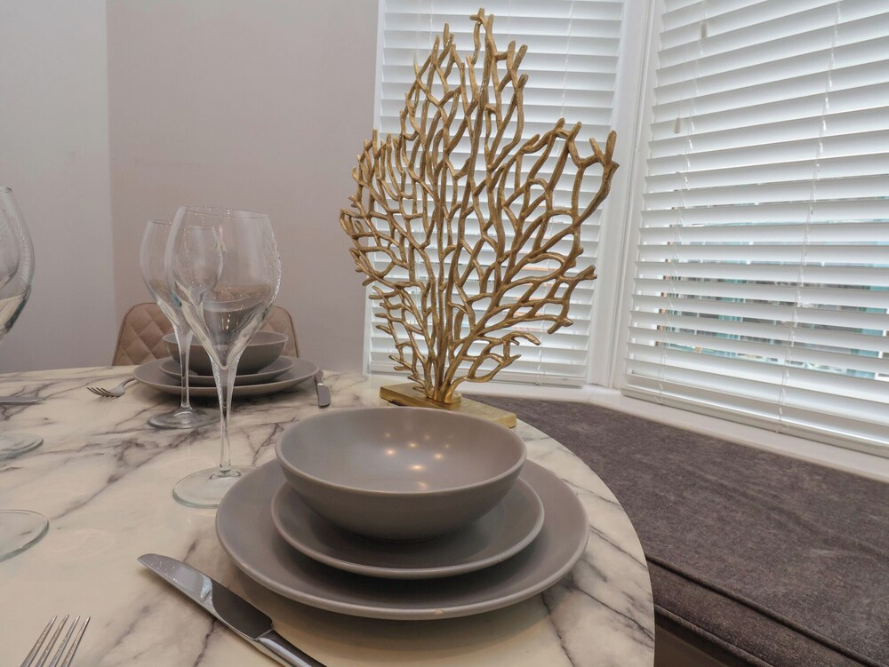 The Salisbury Apartment 105