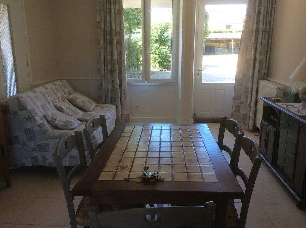 Maison restaurée - bien ensoleillée - calme