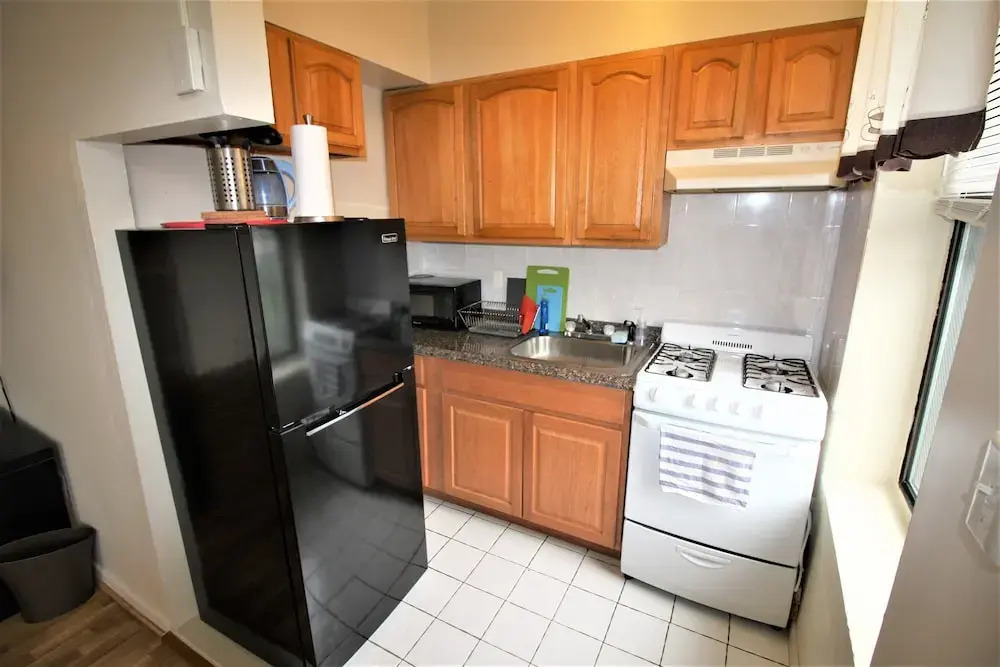 Modern Apartment minutes to NYC