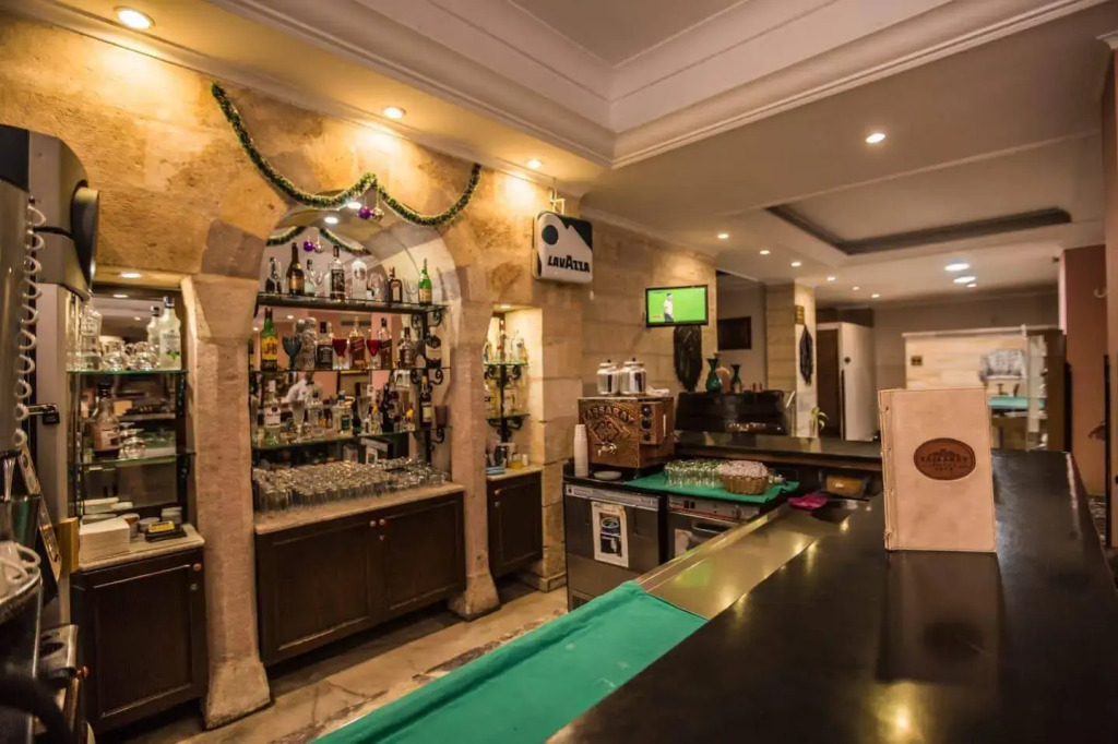 Tassaray Hotel