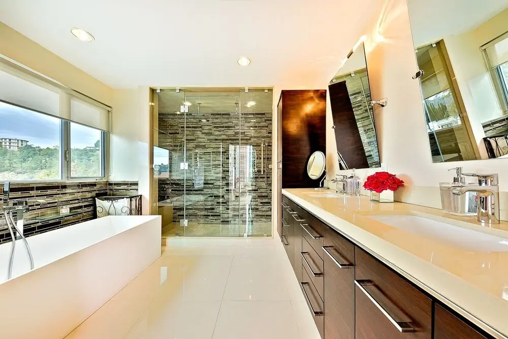 Hollywood Estate With Stunning Views