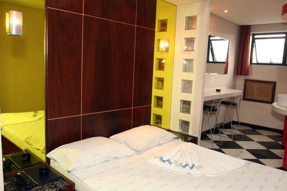 Platinum Hotel