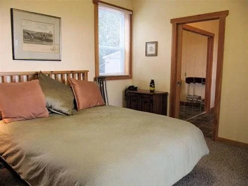 Seaview Cottage by BC Island Vacation Homes