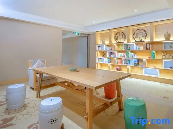Langhua International Hotel (Zhengding Ancient City)