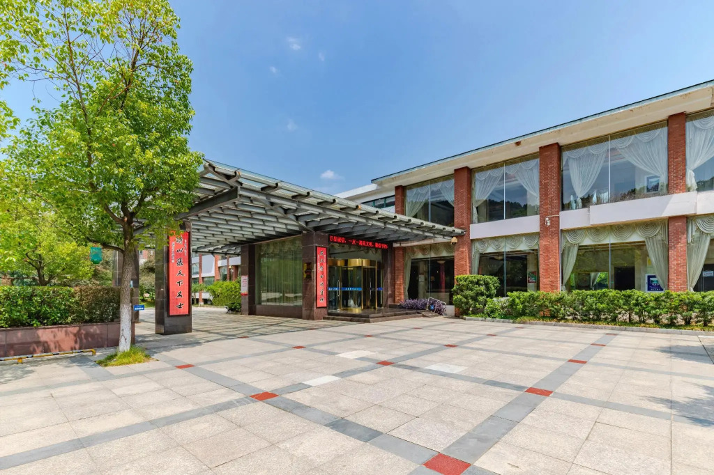 Jingtingshan Resort Hotel