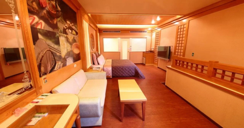 Summer House Motel