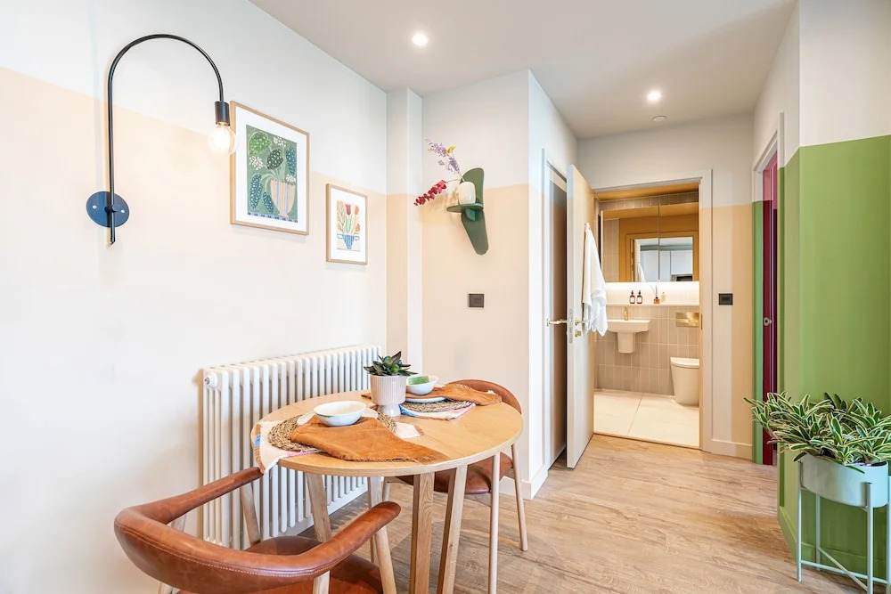 The Eades Laura Perryman 1 Bed