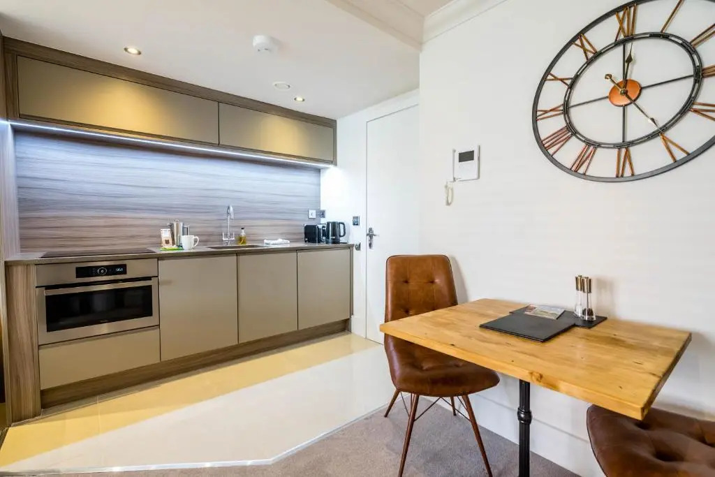 56 Cocoa Suites (parking included)