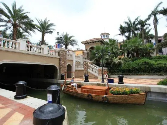HuiDong Vanke ShuangYue Bay Waterscape Apartment Hotel