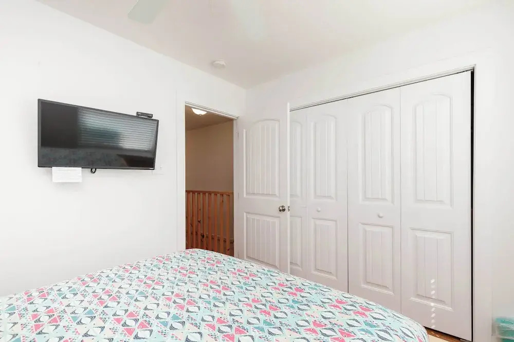 Resort Pool & Pet Friendly Sleeps 9