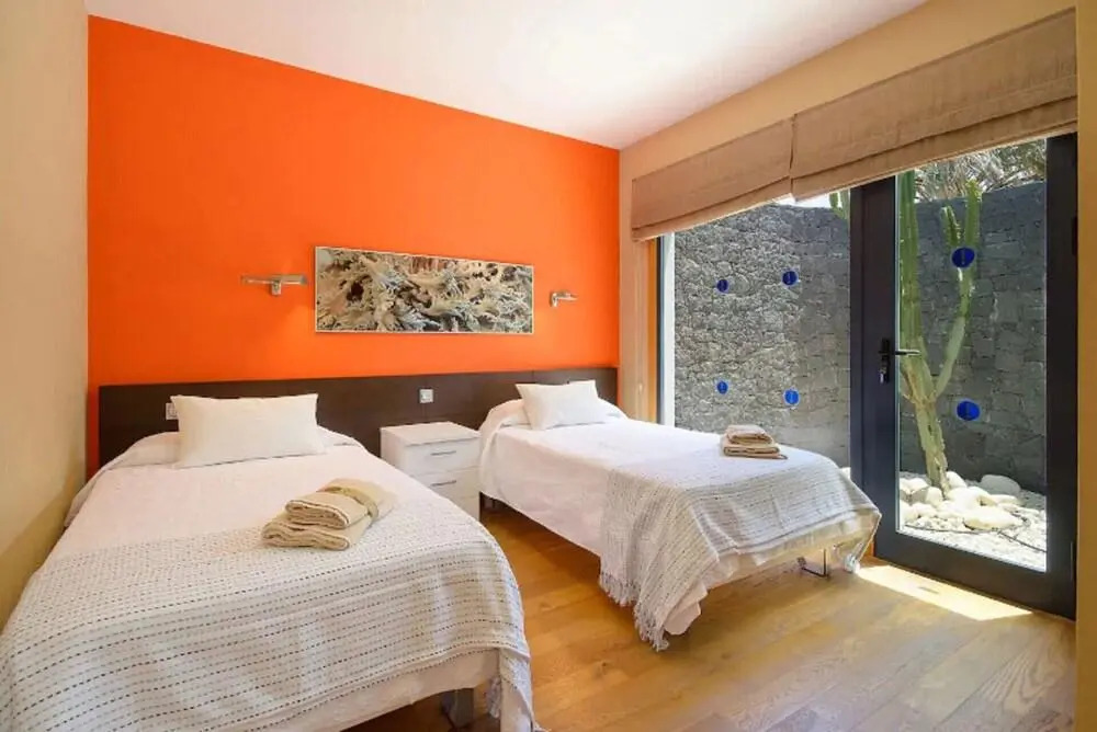 Villa Sleeps 6 with Pool Private & sauna