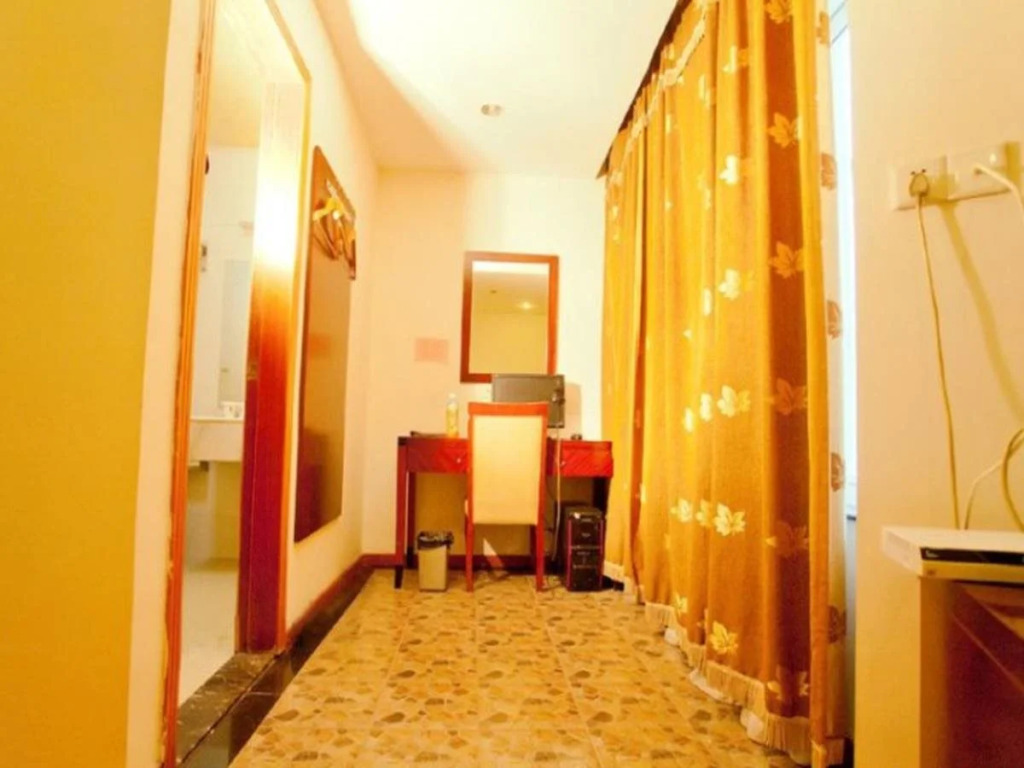 GreenTree Alliance Nanjing HanzhonGMEn Subway Station Hotel