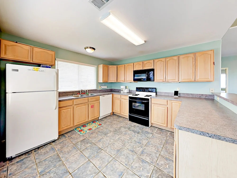 1814 On The Beach Home 4 Bedrooms 2 Bathrooms Home