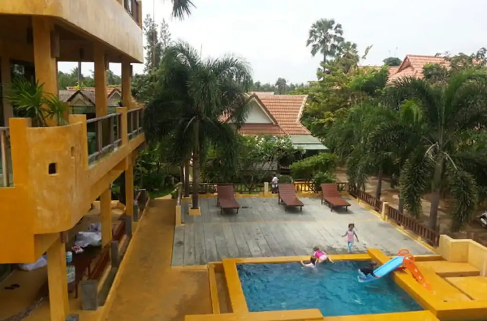 Pulsawat Palm Resort