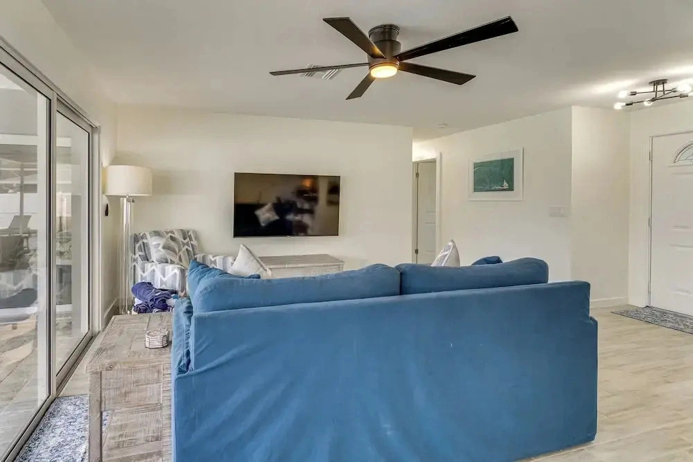 Fish & Swim: Waterfront Home w/ Dock in Cape Coral