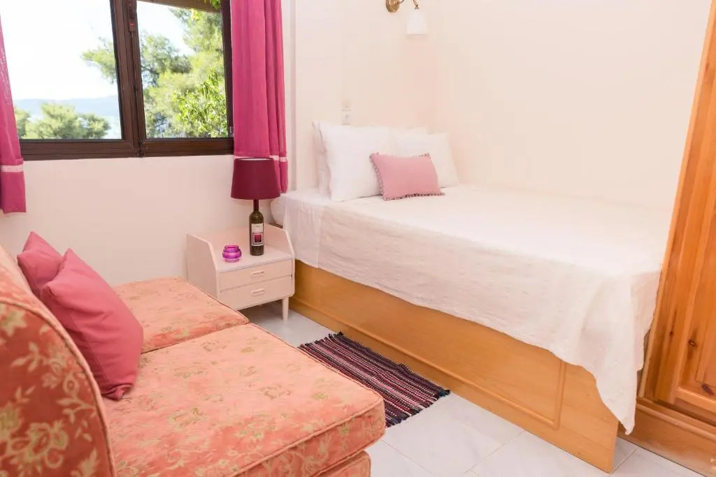ILIOCHARI sea view apartments Oropos - Kalamos