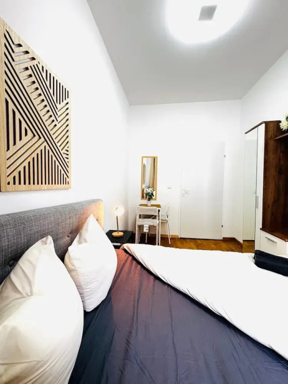 Affordable 4BR Near Stadthalle