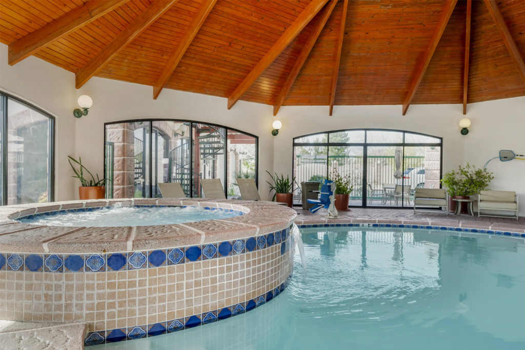 Best Western Plus Swiss Chalet Hotel & Suites