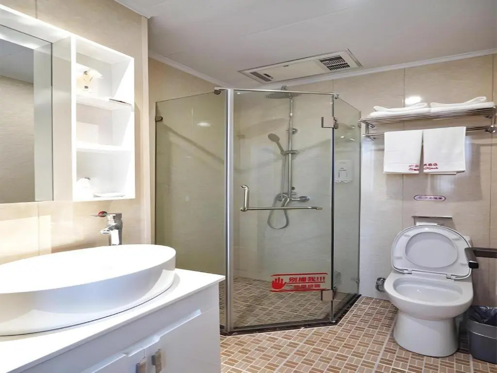 Shell Shanghai Baoshan District  Songbin Road Subway Station Hotel
