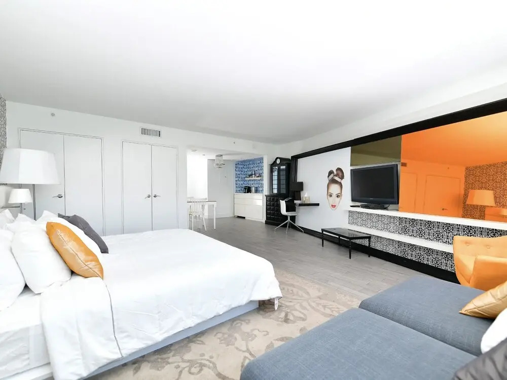 Miami World Rental - Mondrian 808