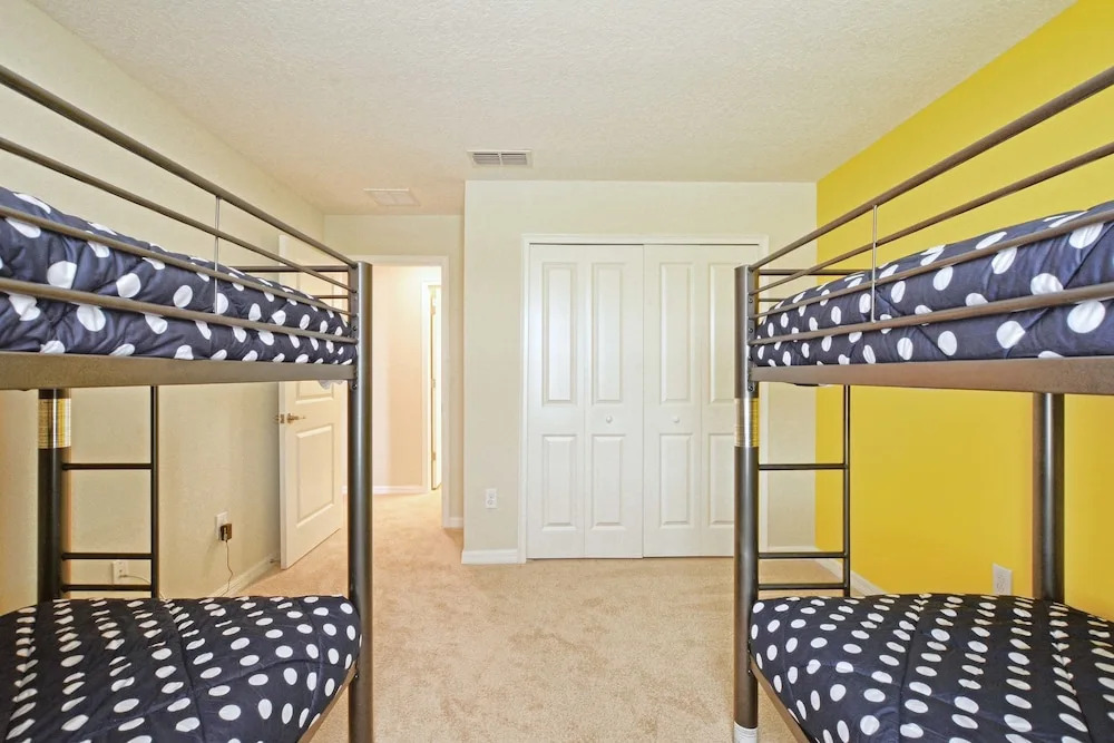 Storey Lake 4 Bedroom Townhome w Splashpool - 1618ST