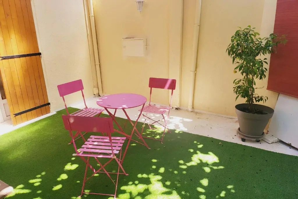Nice House With Small Private Courtyard