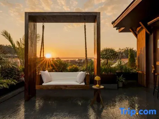 Let Loose Resort · Mangshi