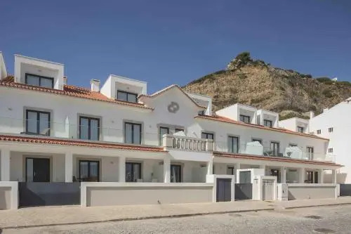 Cais Waterfront Holiday Apartments