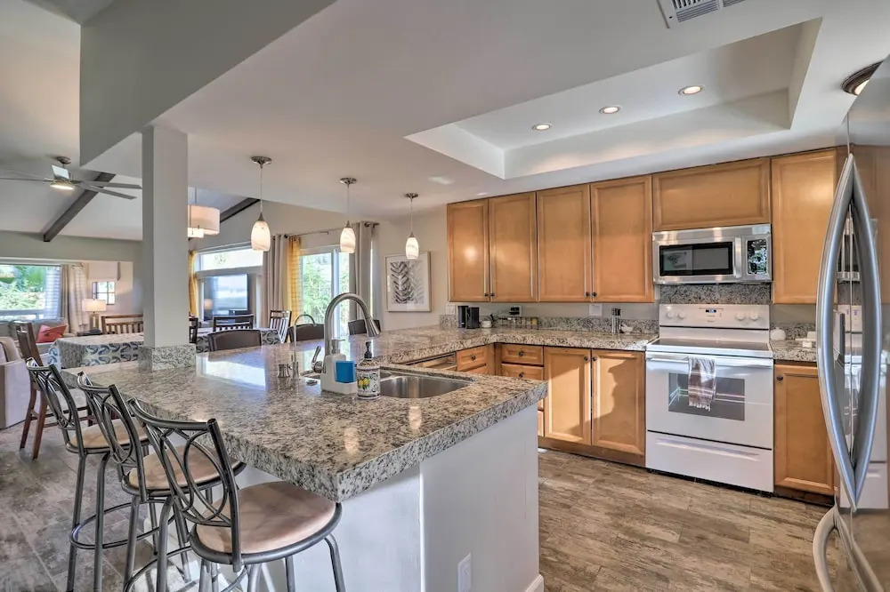226242 3 BR Oasis w/ Hot Tub By Golf & Coachella!
