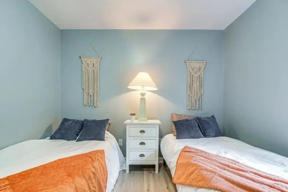 Home w/ Pet-friendly Yard, 1 Mi to Dtwn Raleigh!