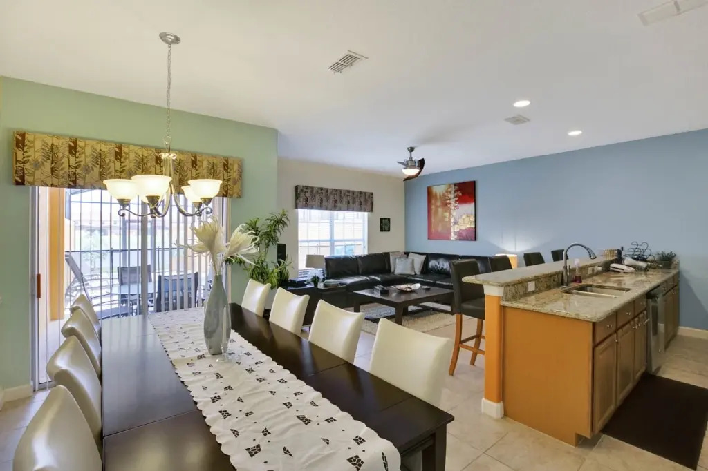 4 Bedrooms 3 Bathrooms Paradise Palms 8881 Cp