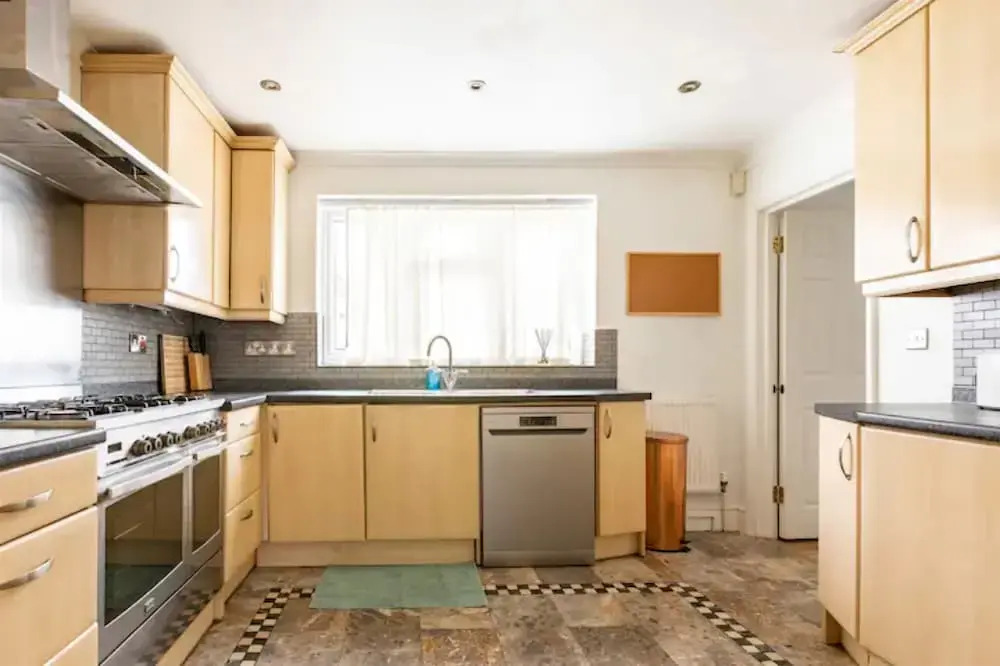 Cosy 3 Bedroom House in Kingston