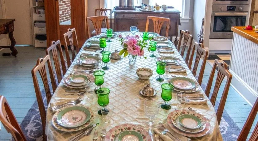 Clementines Guest House & Vacation Rentals