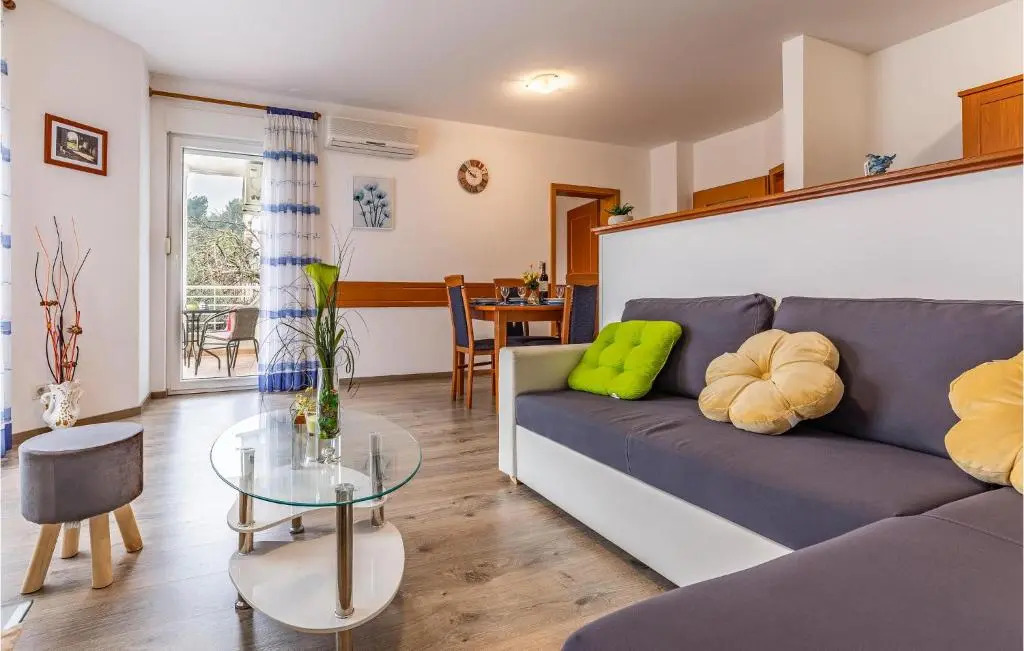 Stunning Apartment in Pula With Wifi and 2 Bedrooms