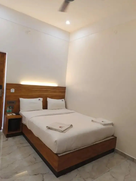 Lingaa's Residency