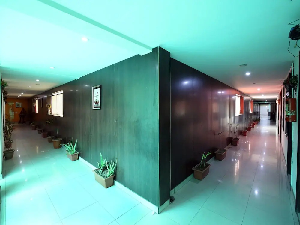 OYO 1732 Hotel The days Inn