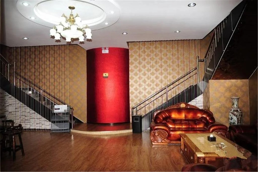 Friday Theme Guesthouse Branch Two