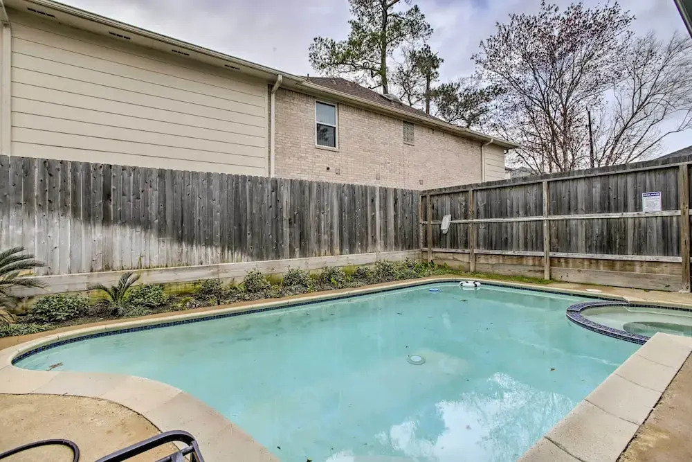 Han Solos Hideout Luxe Houston Home with Pool!