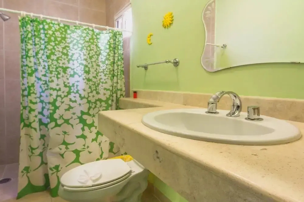 2 BR, Best Downtown Location, Sleeps 6!