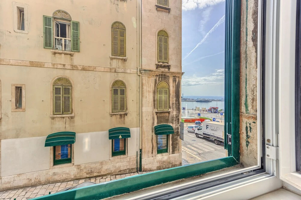 Split Urban Rooms I