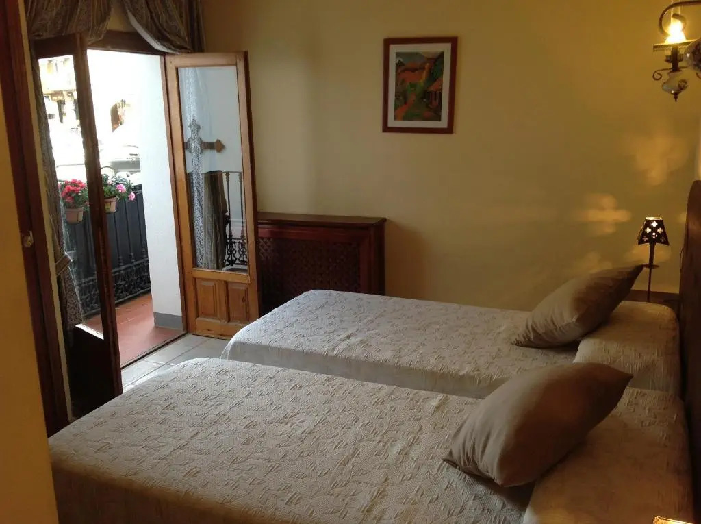 Hostal Cerezo 2