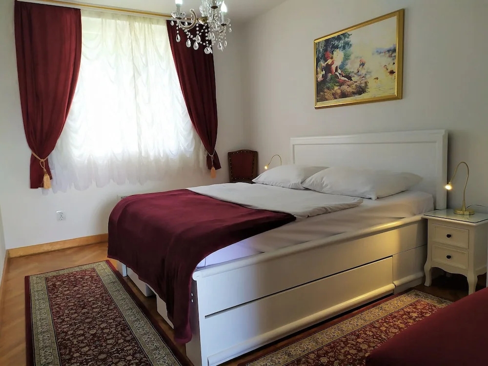 Apartment One , sea view , free parking