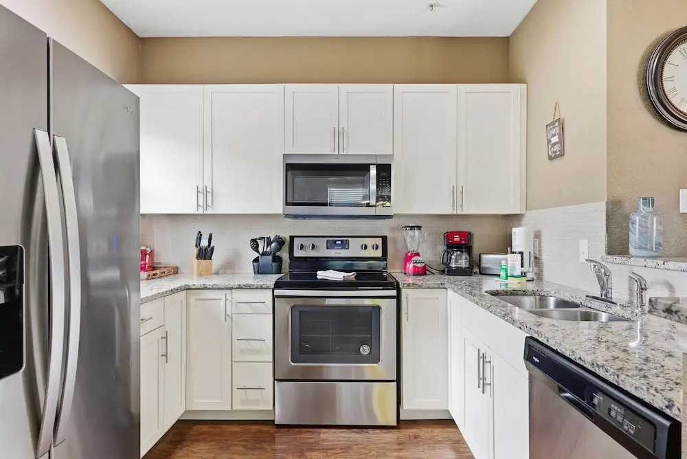 Family 4BR Stay Near Orlando Parks